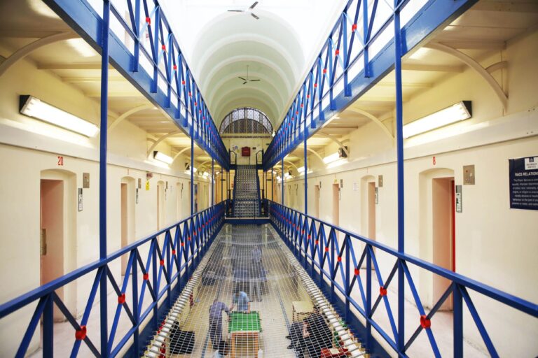Ув’язнені неповнолітні (практика Європейського Суду та стандарти Комітету)
