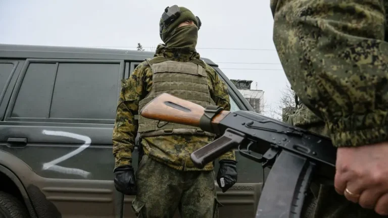 Катування, тортури та приниження цивільних. Прокуратура повідомила про підозру десятьом окупантам
